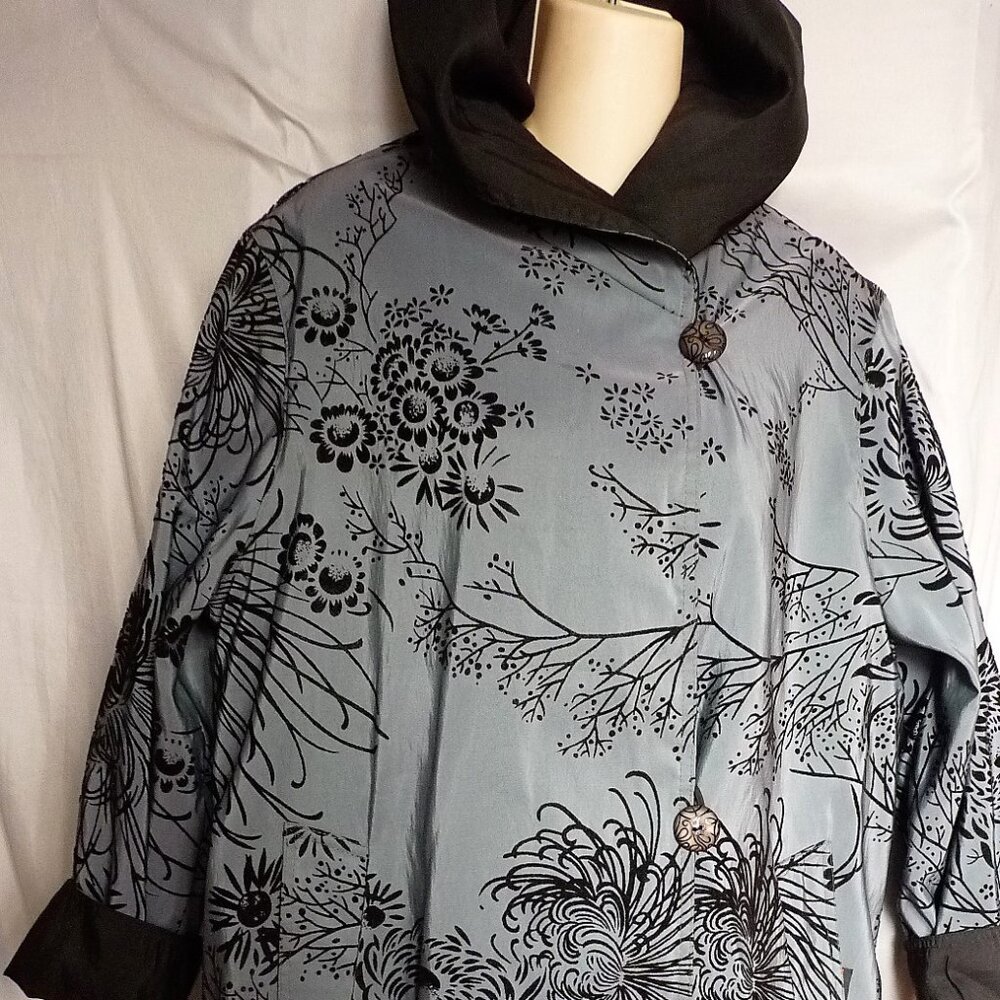 MYCRA PAC REVERSIBLE GRAY BLACK FLORAL HOODED COAT O P